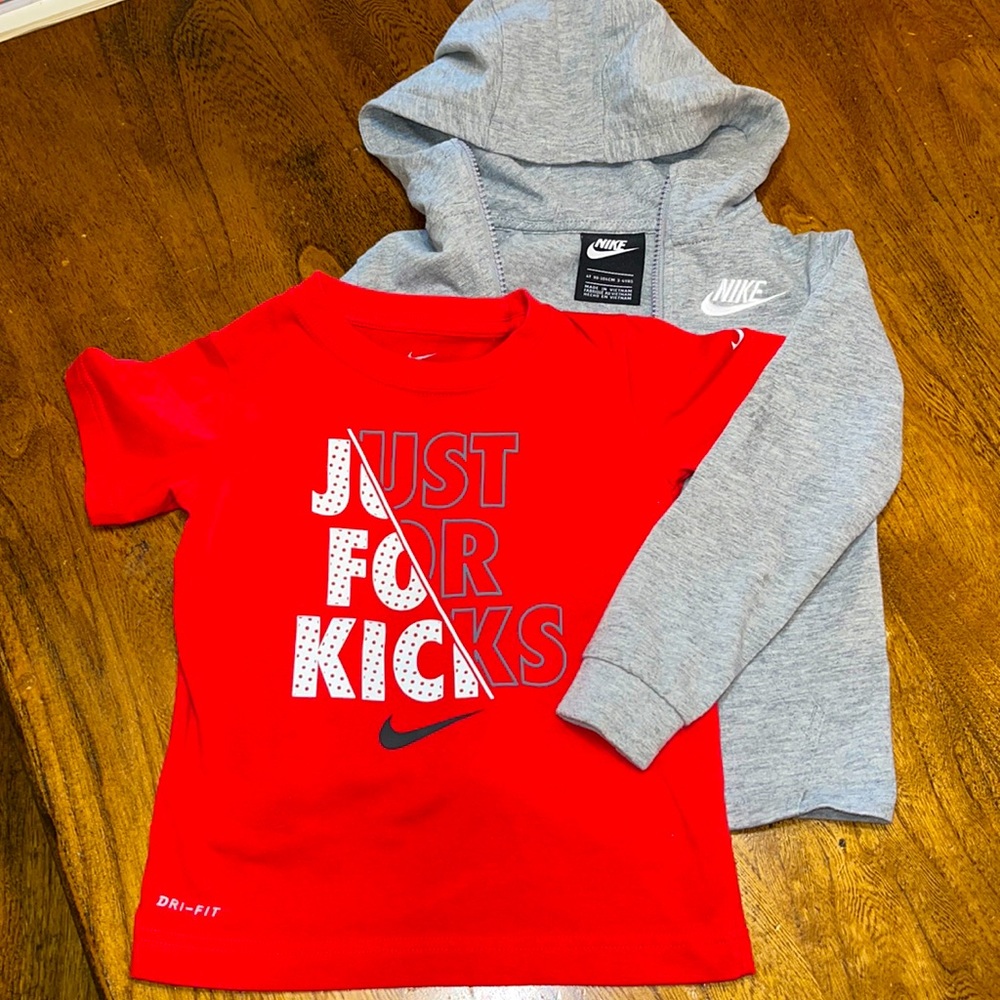 4t Nike shirt and zip up set.